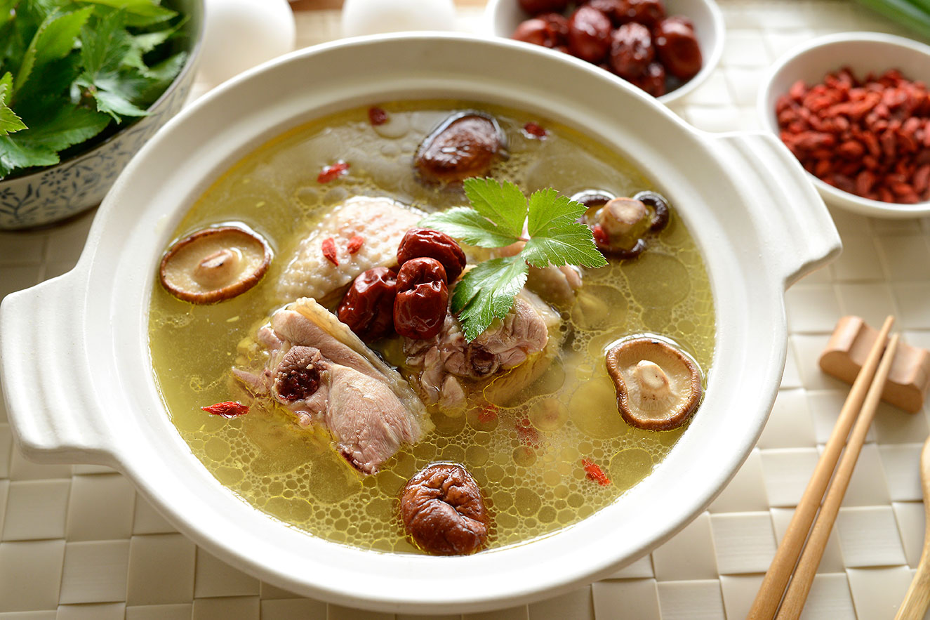 山当归炖土鸡汤               